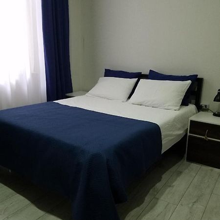 Nino'S Apartment In The Center Of Тбилиси Екстериор снимка